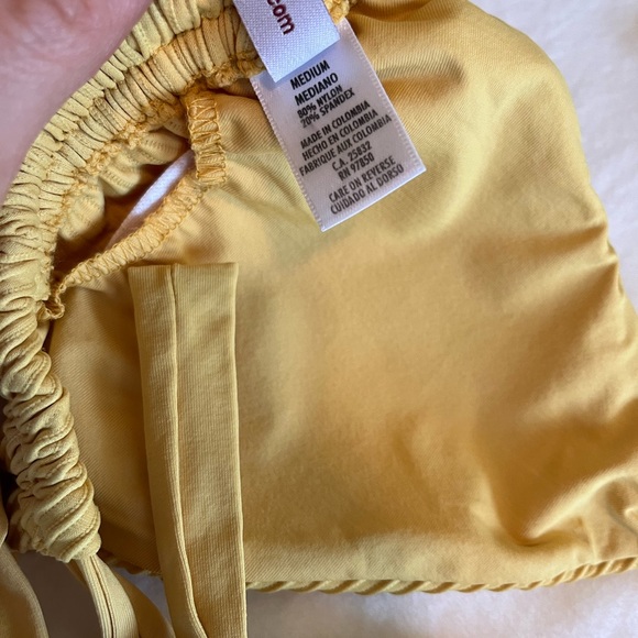 Luli fama bikini - Picture 2 of 5